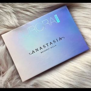 Anastasia glow kit!Highlighter Brand New Authentic